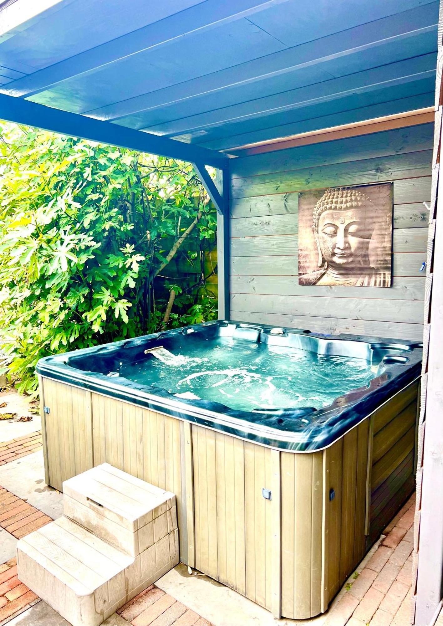 Chalet Buddha Style Family House & Jacuzzi & Sauna Near Amsterdam Vijfhuizen